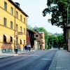 Övre Slottsgatan en sommardag.