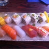 12 bitars sushi. 125 kr. 