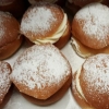 Så nu kör vi sista rycket med semlor måndag och tisdag 20 kr/st ord 27 kr/st. Nu laddar vi för påsk med marsipan och påsktårtor.
Välkomna till Citykonditoriet i Sunne