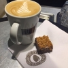 Varför inte köra en fika ? Tips från oss flat white & mini brownie krokant. Stor favorit hos personalen 