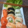 Vi hade många sushigäster idag! Tack! Så här såg dagens lunch ut.