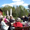 Sol och musik på terassen.