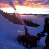 Underbar morgon på Igloo åre. Minus 12 nere i åre, minus 2 hos oss. Vindstilla, ett tiotal ripor knarrar i buskarna och räven har besökt en kvarglömd ryggsäck från igår. Anna Öhlund lägger tak