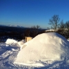 Att jobba på Igloo Åre en sådan här dag är ingen direkt belastning precis. Sol, vindstilla och några grader minus. Nu ska vi bygga mer på våra igloos.