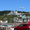 Vy mot hotellet på sluttningen, Mölle hamn 17-06-25.