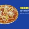 Något utöver det vanliga.

Sicilien
En pizza med Chevré-ost, honung, äpple, kyckling, skinka, banan, ananas och räkor. Något för den riktiga pizza konnässören!