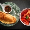 Idag & imorgon har vi våra empanadas (chilenska  piroger) att servera med tomatsallad och aji (stark salsa)