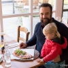 Gör som  Pastry Inspiration - Martin Morand med familj, koppla av i lugn miljö till en nygräddad vedugnsbakad pizza.
Martin Murre Morand är idag en av Sveriges absolut mest tävlingsmeriterade kock & konditor. Nyligen kammade han hem 2 OS Guld & 1 OS Silve