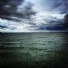 Bild från Gränna Hamn av @antoinebisiaux - Grey sky in Gränna near Vattern lake #sweden #gränna #nordicroadtrip #vattern #heavysky #clouds