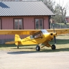 Super Cub SE-XRN parkerad på Ljungbyhed flygplats